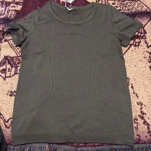 Lululemon swiftly tech short sleeve